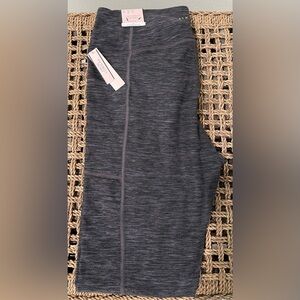 BRAND NEW WITH TAGS VICTORIA'S SECRET SIZE 12 XS JUNIORS WORKOUT STUDIO LEGGINGS